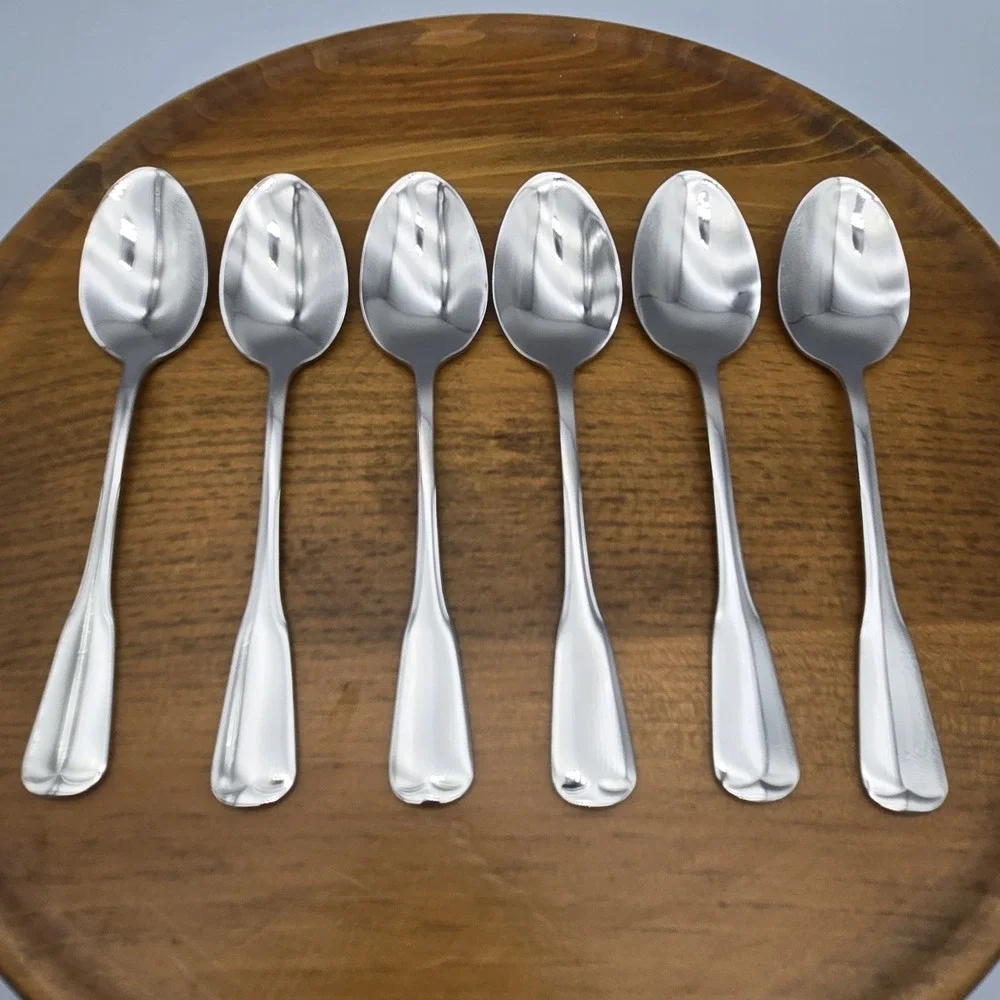 Clipper 18/8 Stainless Lot of 6 Teaspoons Similar to Oneida American Colonial 6